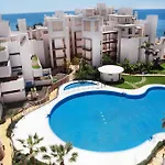 Апартаменты Bahia Boutique *